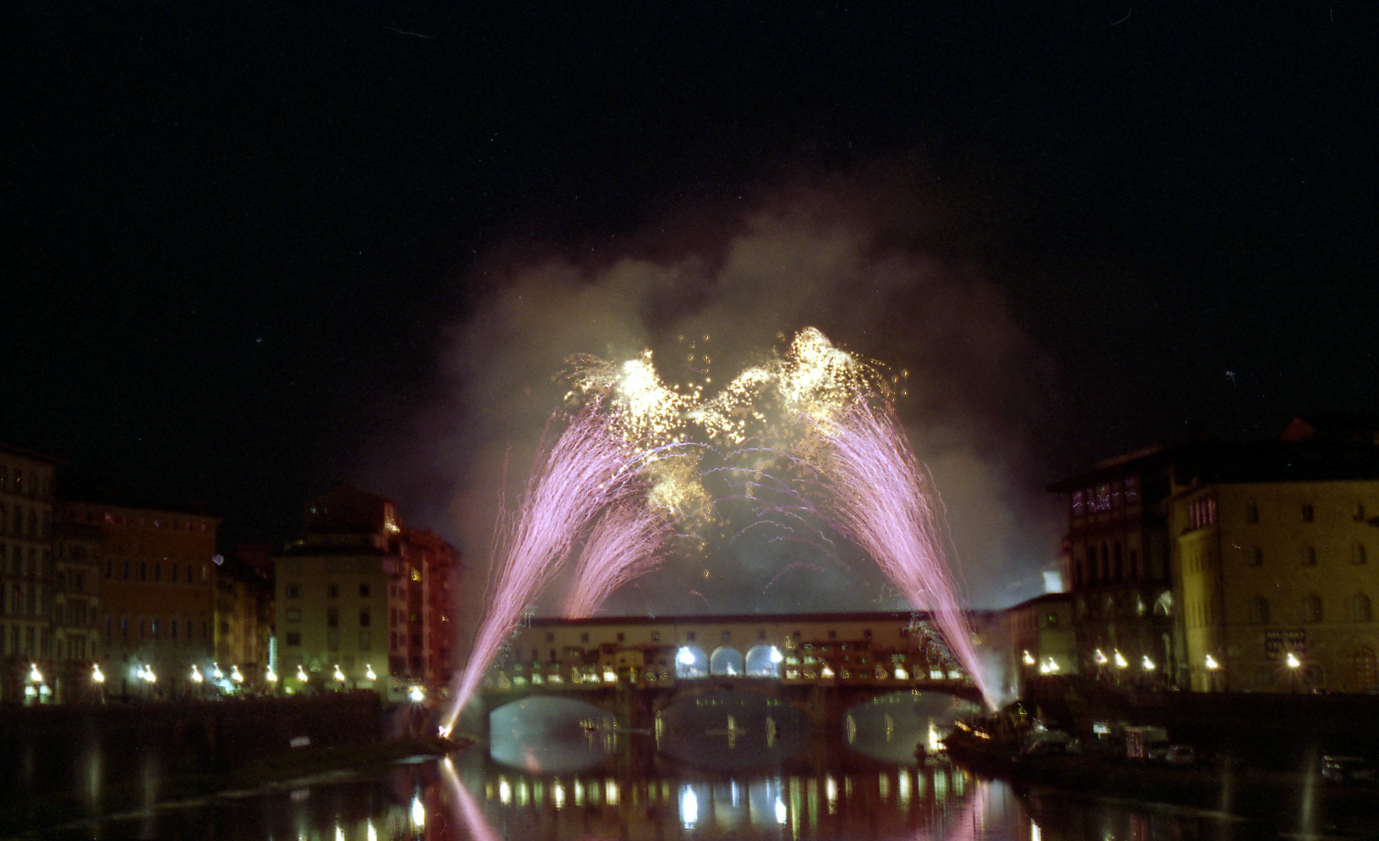 fuochi-di-artificio-personalizzati-firenze-italia.jpg