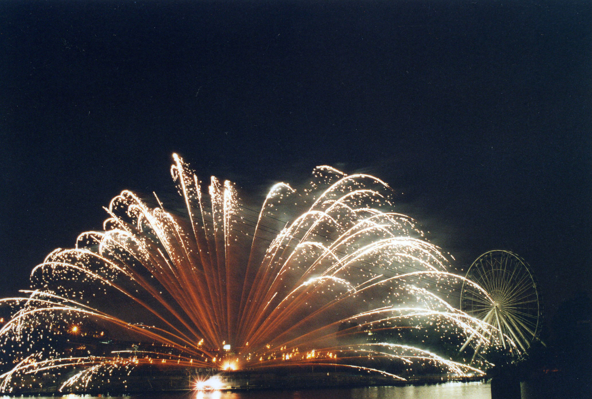 fuochi-di-artificio-personalizzati-firenze-italia10.jpg