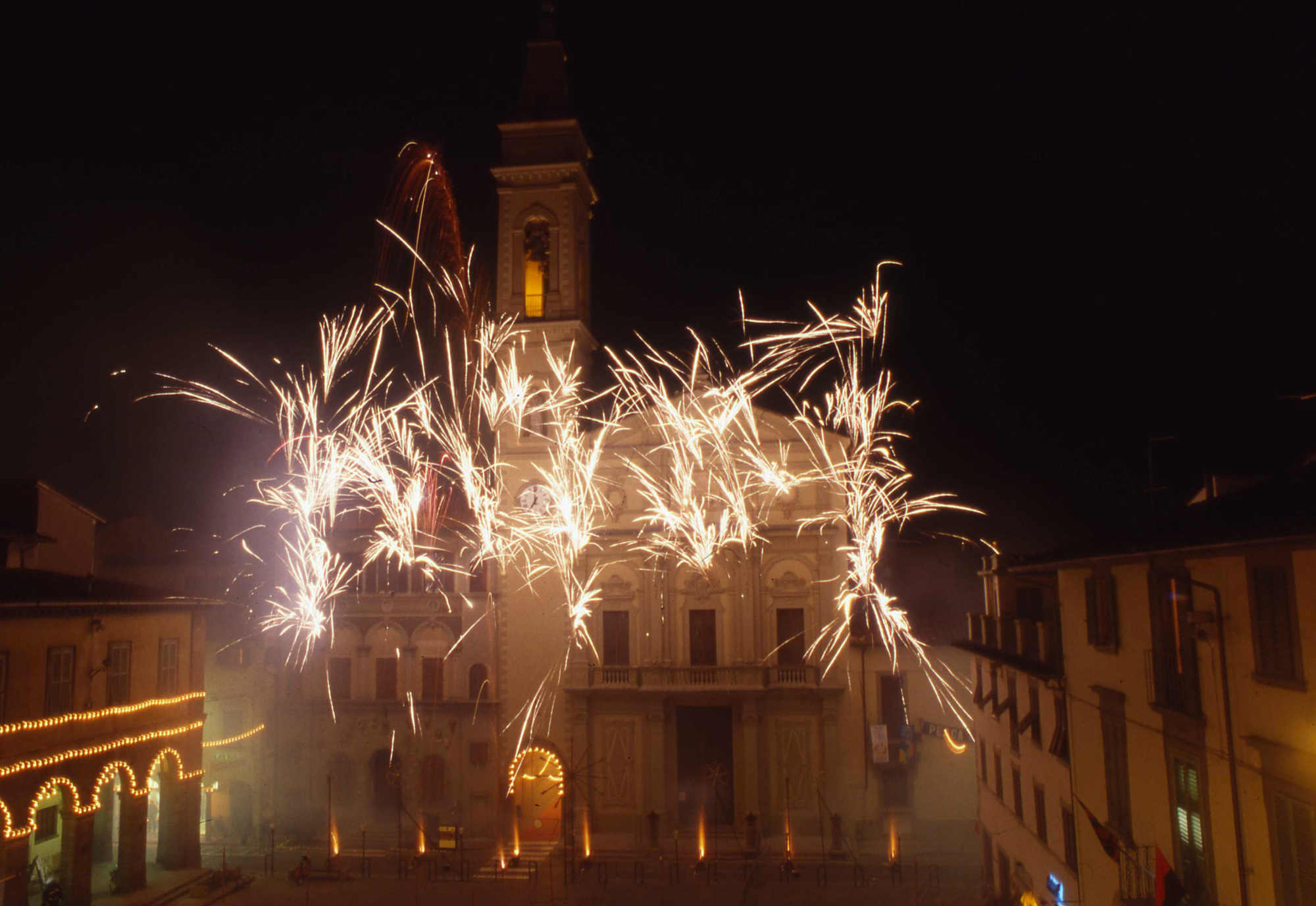 fuochi-di-artificio-personalizzati-firenze-italia7.jpg